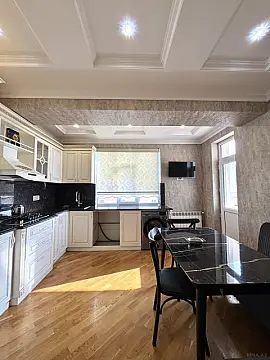 Satılır 3 otaqlı mənzil 133 m²