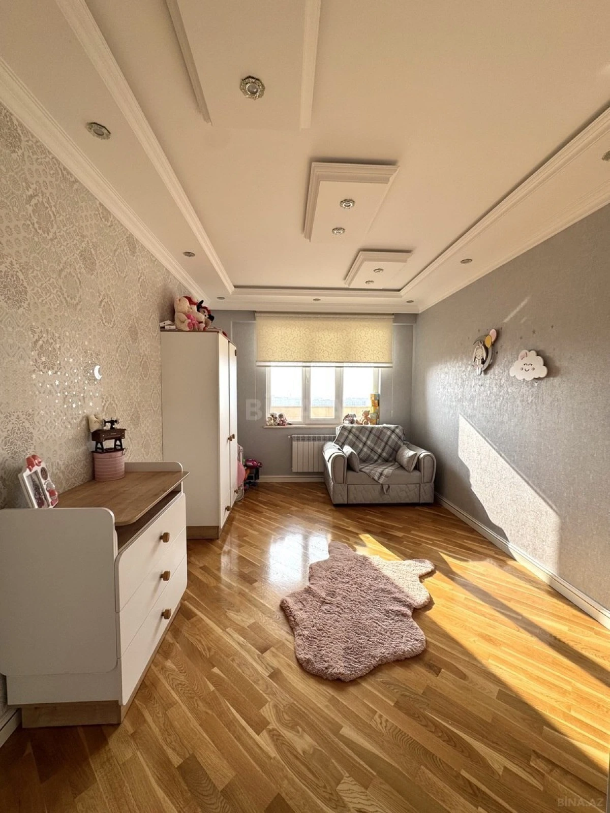 Satılır 3 otaqlı mənzil 133 m²