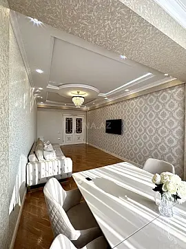 Satılır 3 otaqlı mənzil 133 m²