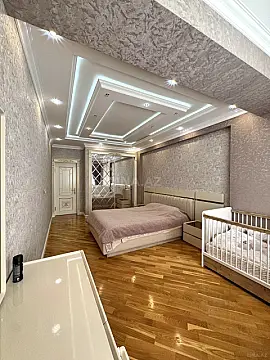 Satılır 3 otaqlı mənzil 133 m²