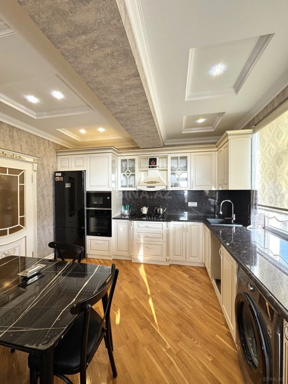 Satılır 3 otaqlı mənzil 133 m²