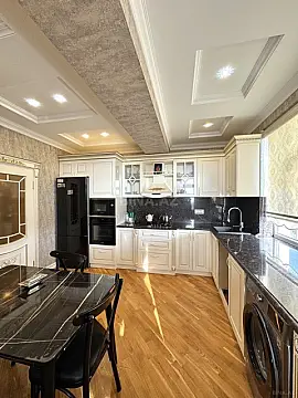 Satılır 3 otaqlı mənzil 133 m²