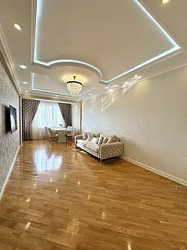 Satılır 3 otaqlı mənzil 133 m²