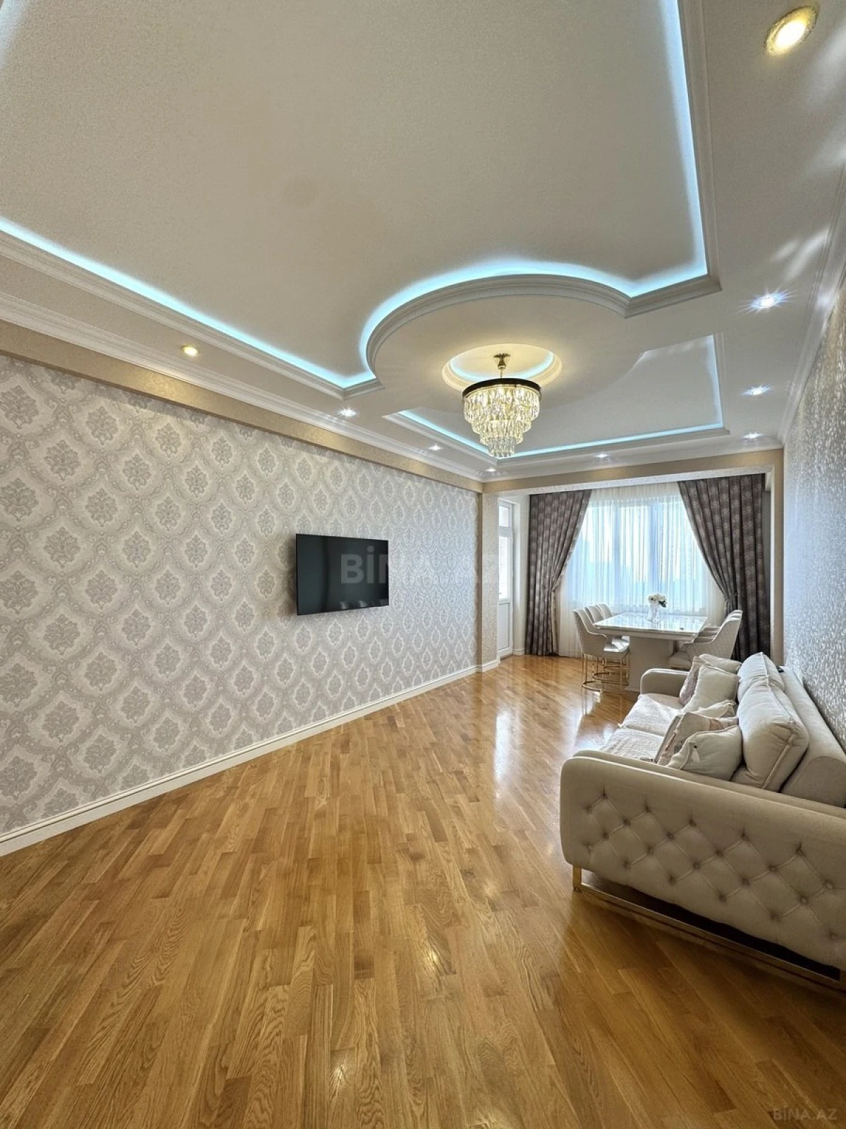 Satılır 3 otaqlı mənzil 133 m²
