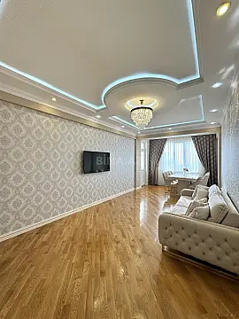 Satılır 3 otaqlı mənzil 133 m²