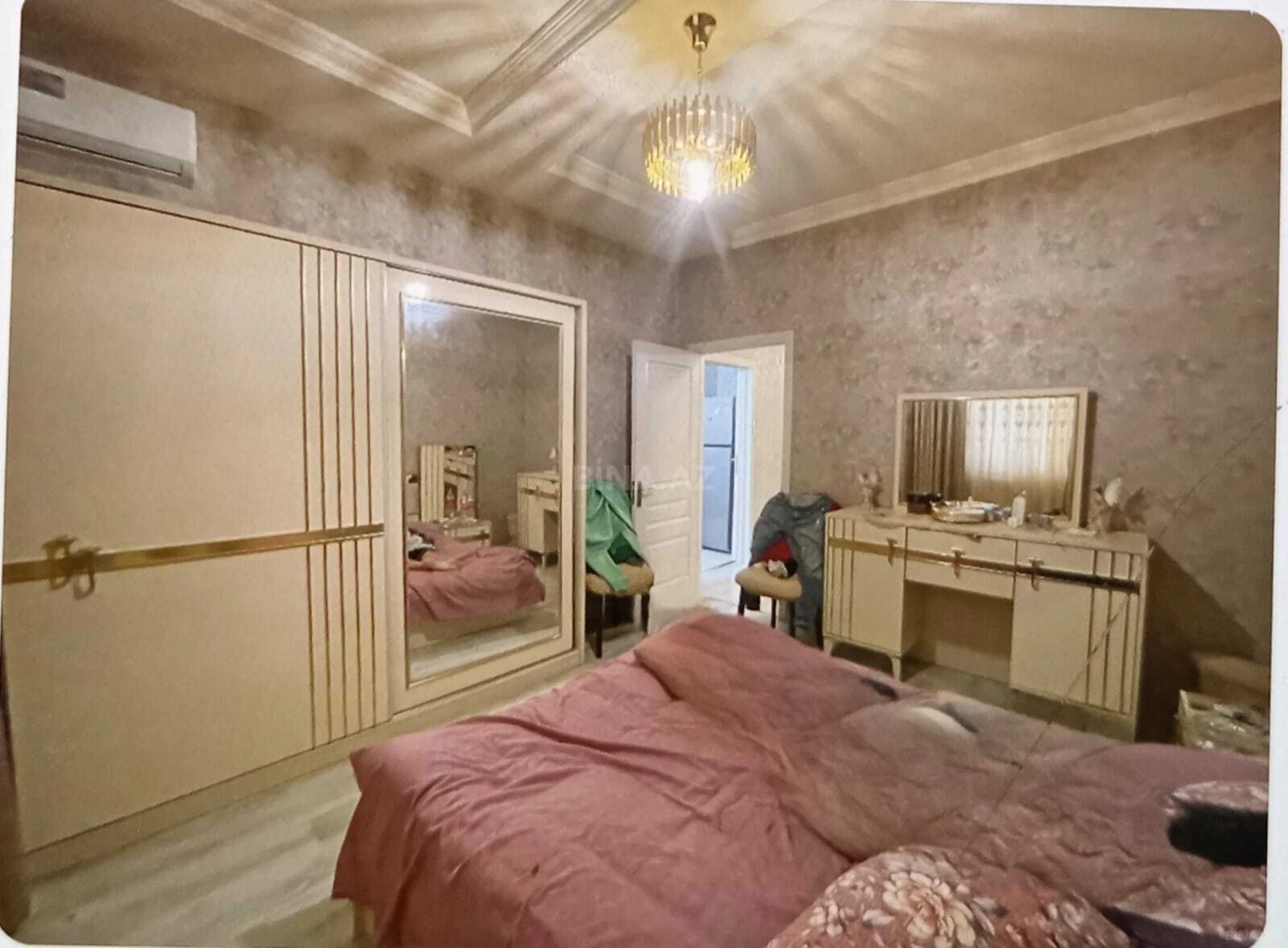 Satılır 2 otaqlı mənzil 78 m²