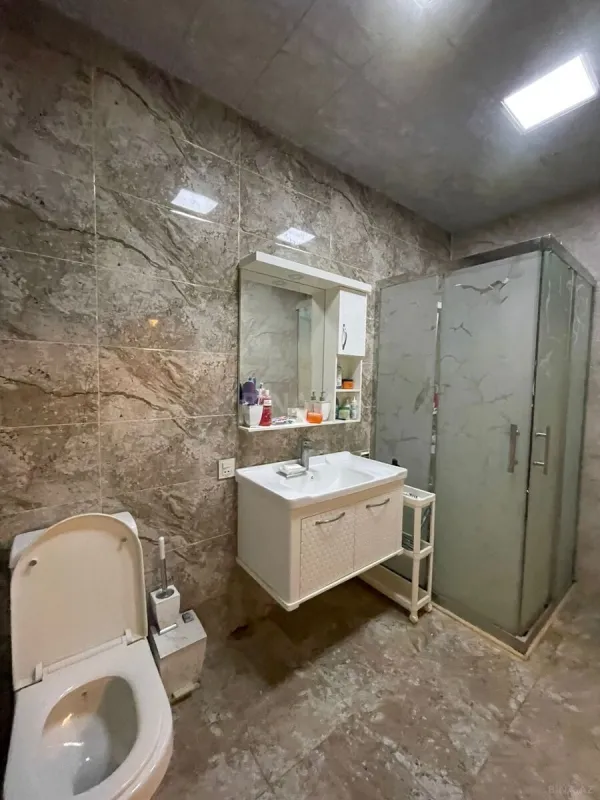 Satılır 2 otaqlı mənzil 78 m²