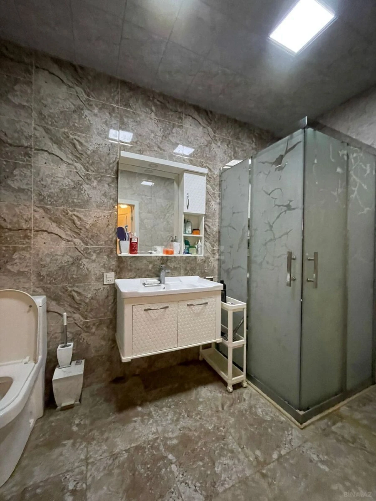 Satılır 2 otaqlı mənzil 78 m²