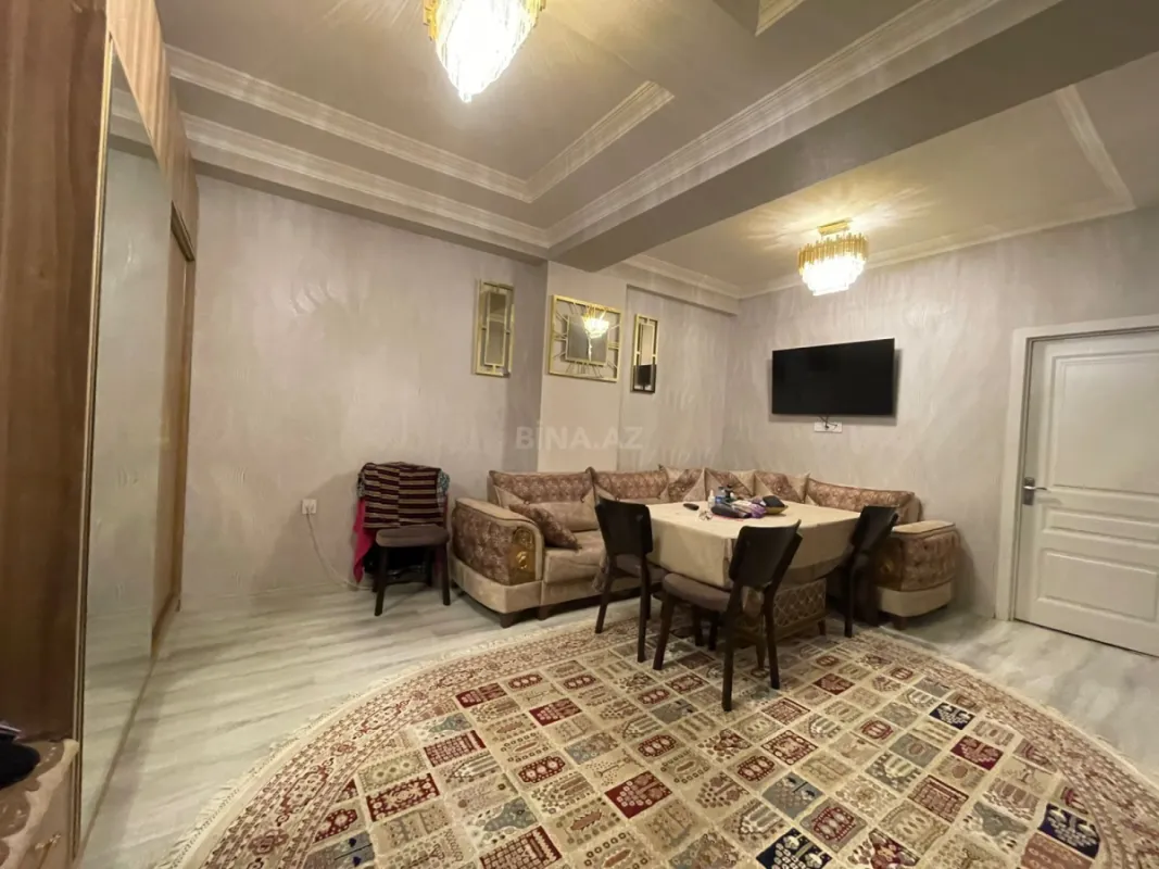 Satılır 2 otaqlı mənzil 78 m²