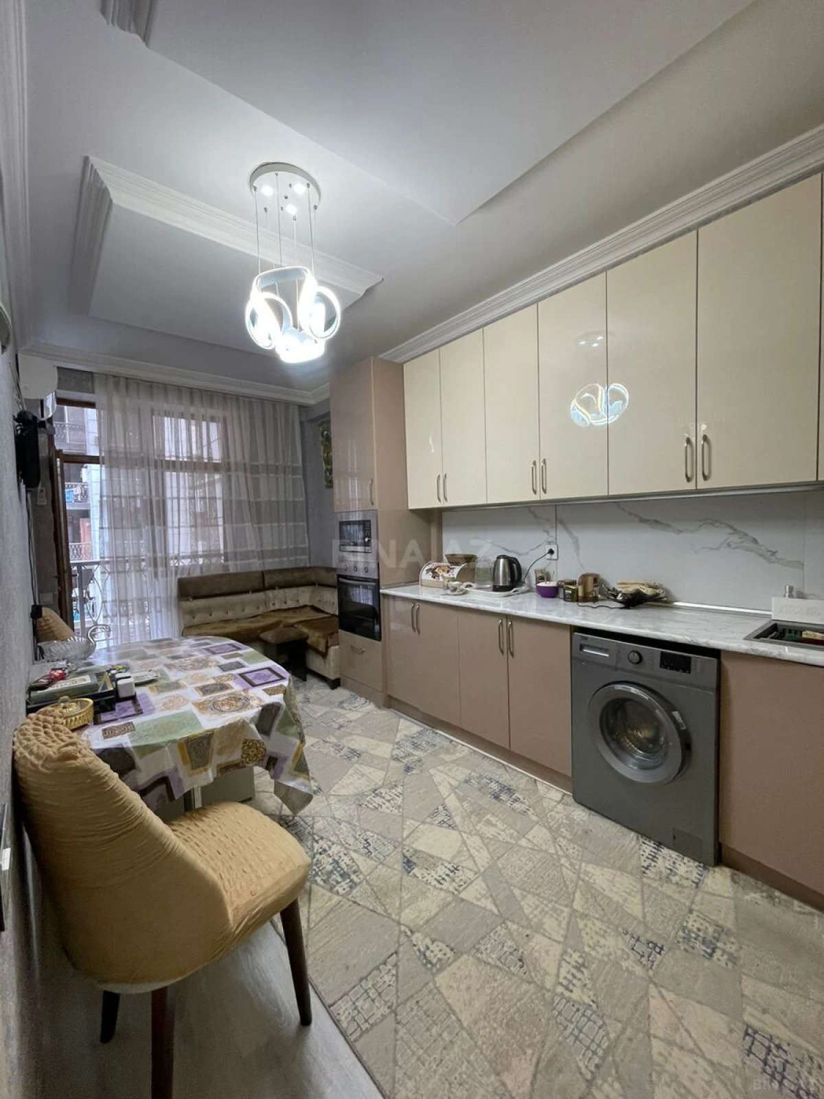 Satılır 2 otaqlı mənzil 78 m²