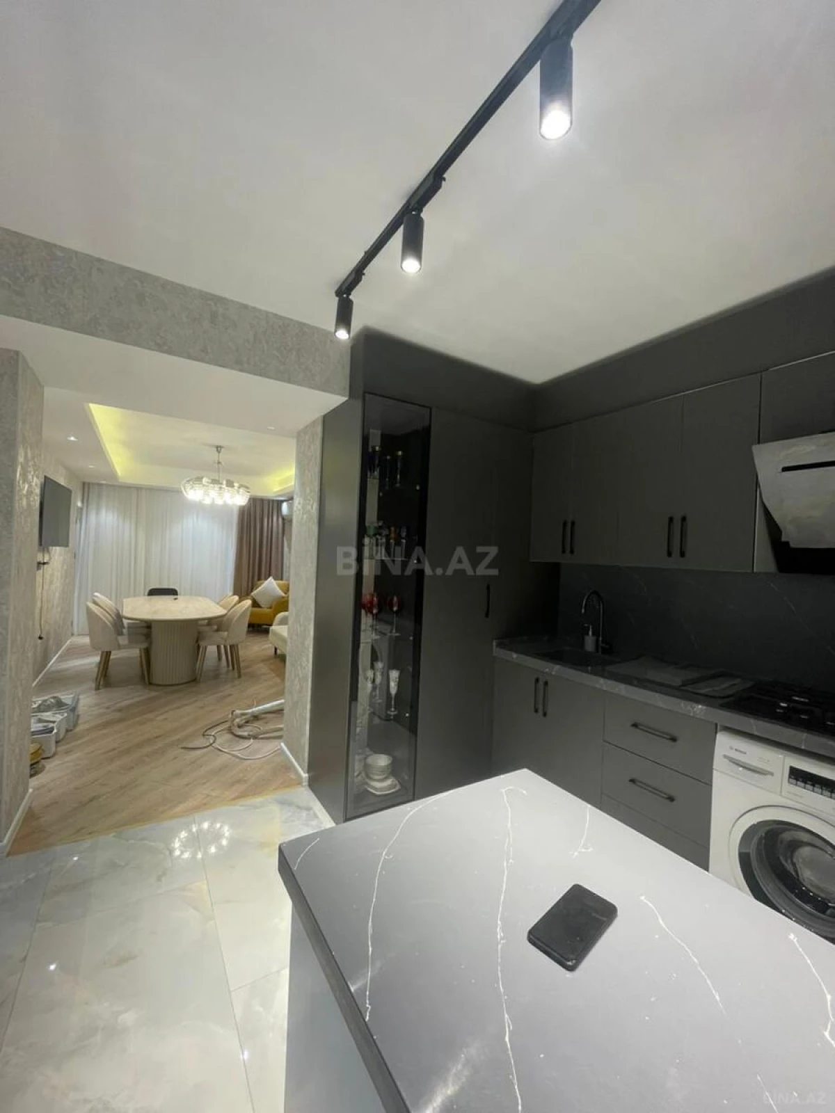 Satılır 3 otaqlı mənzil 76 m²