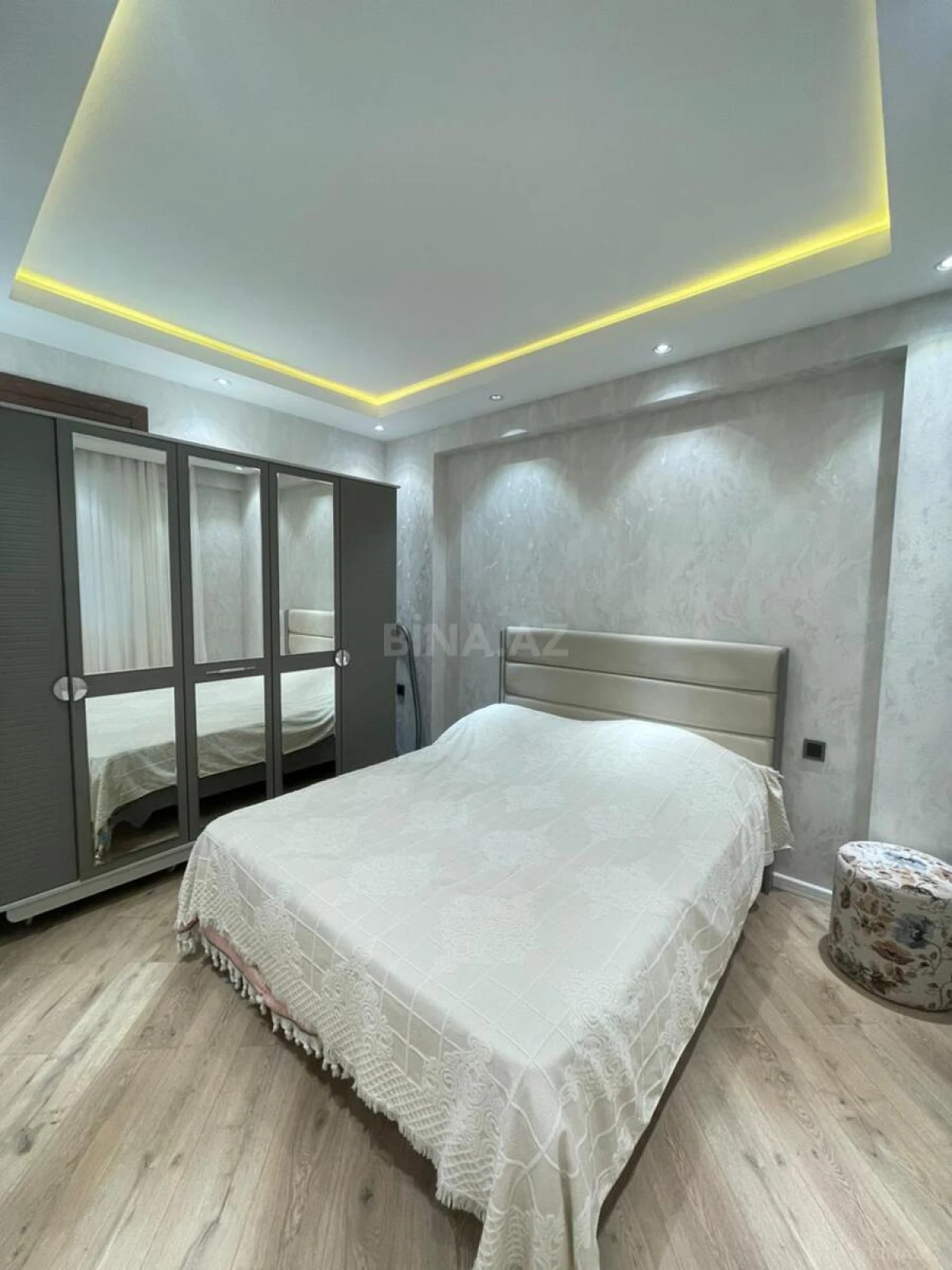 Satılır 3 otaqlı mənzil 76 m²