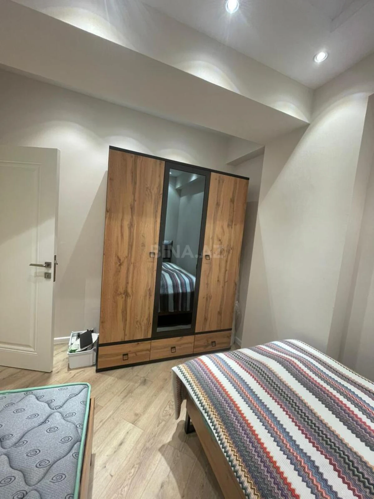 Satılır 3 otaqlı mənzil 76 m²