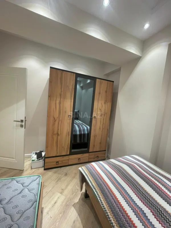 Satılır 3 otaqlı mənzil 76 m²