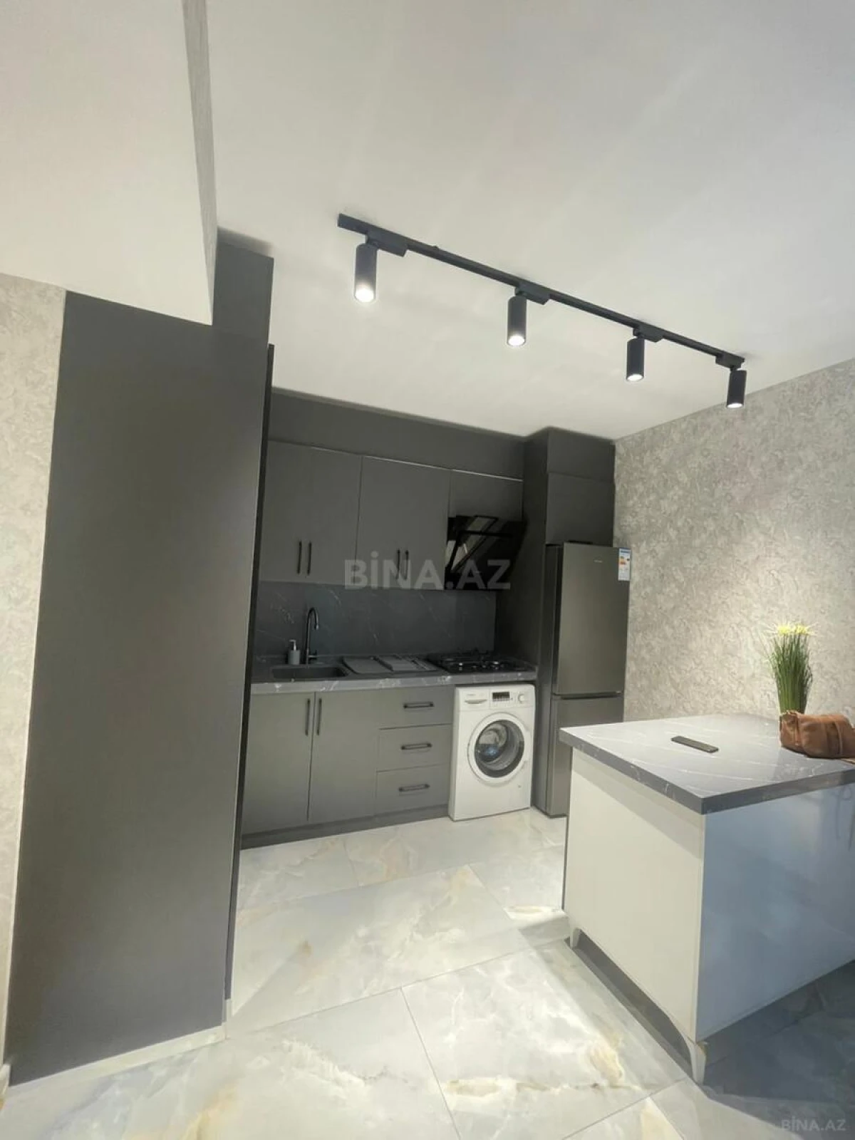 Satılır 3 otaqlı mənzil 76 m²