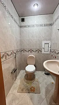 Satılır 4 otaqlı mənzil 146 m²