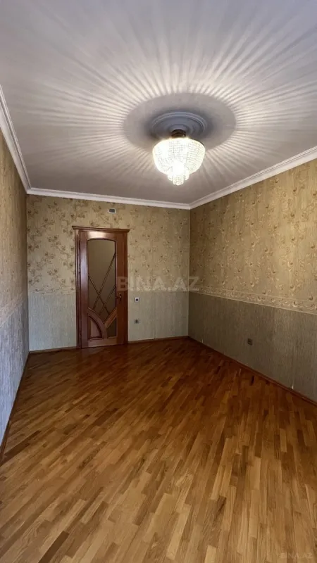 Satılır 4 otaqlı mənzil 146 m²