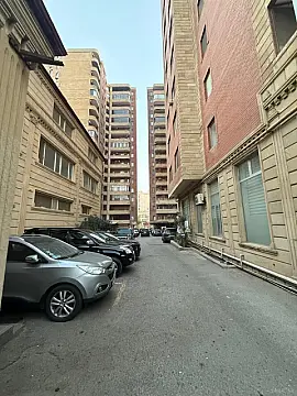 Satılır 4 otaqlı mənzil 146 m² — Bakı, Nizami 4 otaq 146.00 m²