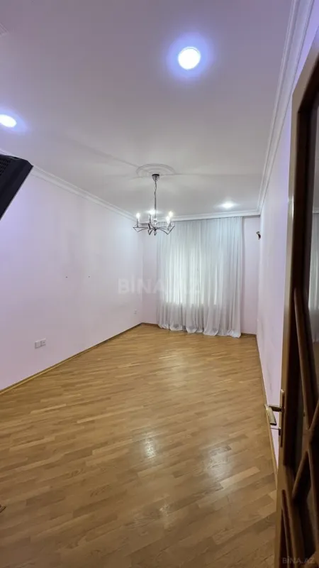 Satılır 4 otaqlı mənzil 146 m²