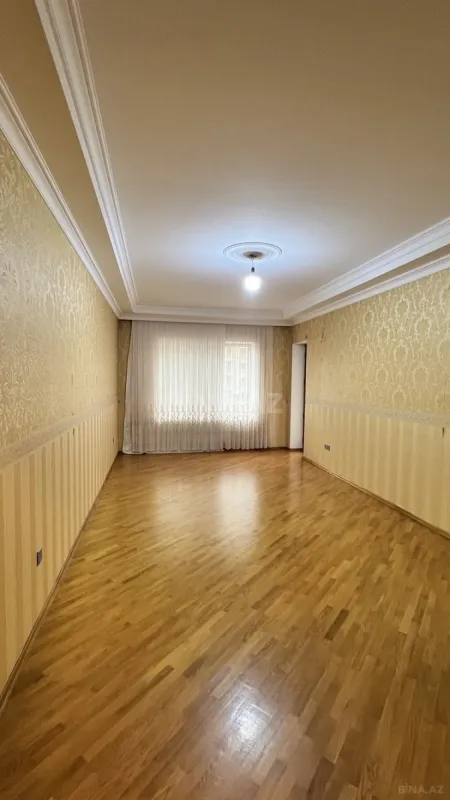Satılır 4 otaqlı mənzil 146 m²