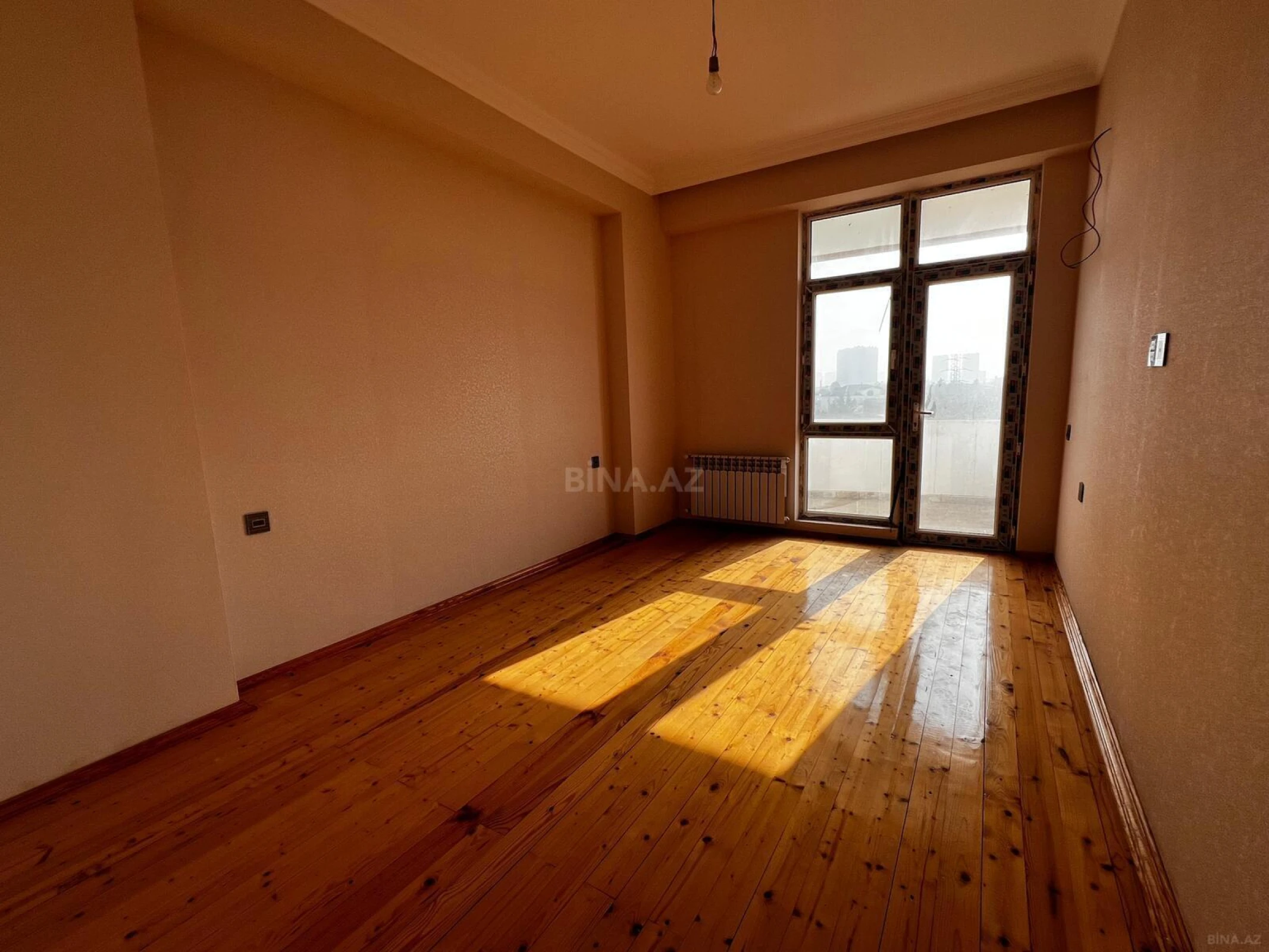 Satılır 3 otaqlı mənzil 115 m²