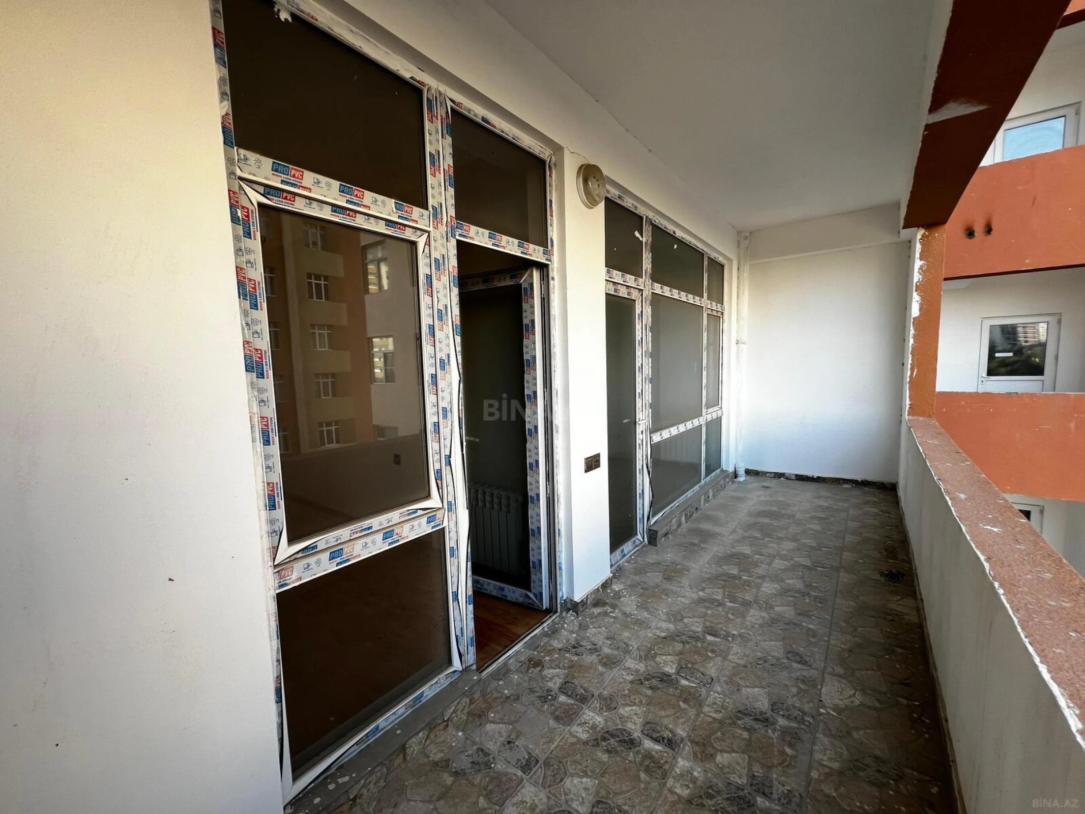 Satılır 3 otaqlı mənzil 115 m²