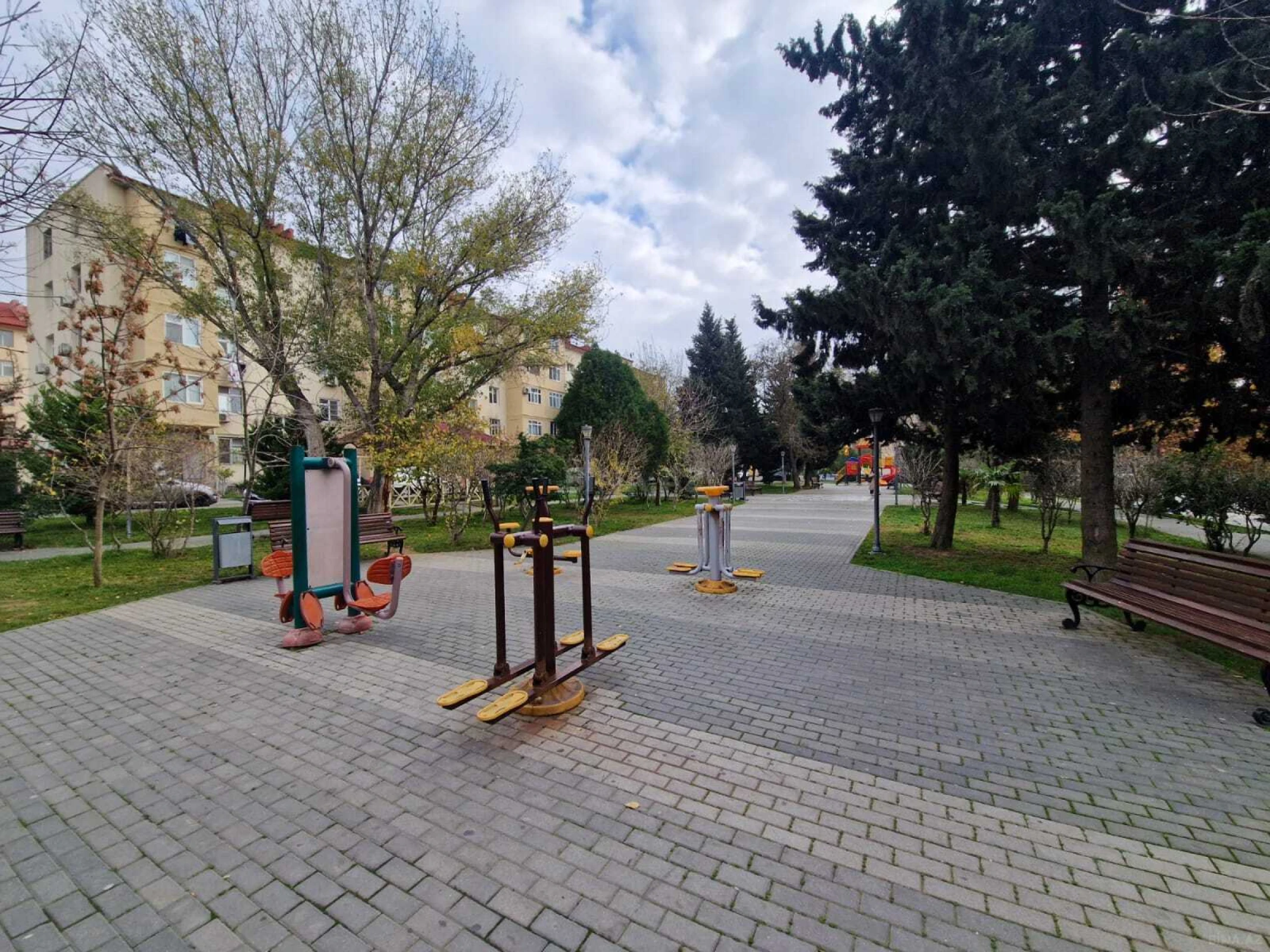 Satılır 3 otaqlı mənzil 70 m²