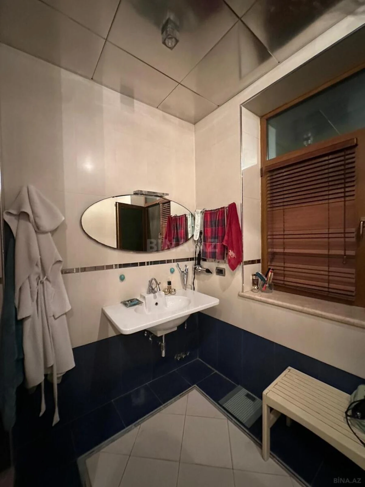 Satılır 4 otaqlı mənzil 160 m²