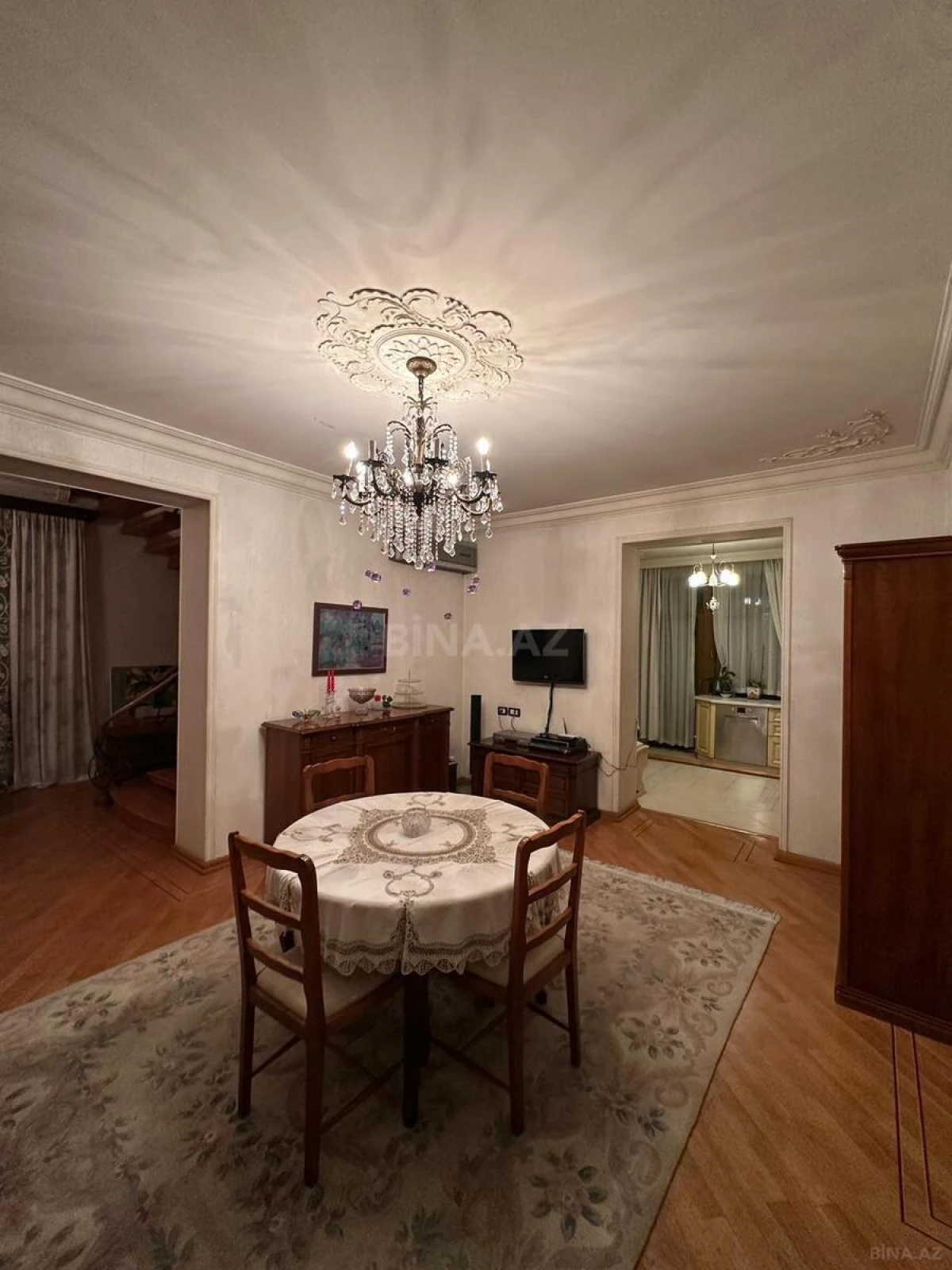 Satılır 4 otaqlı mənzil 160 m²