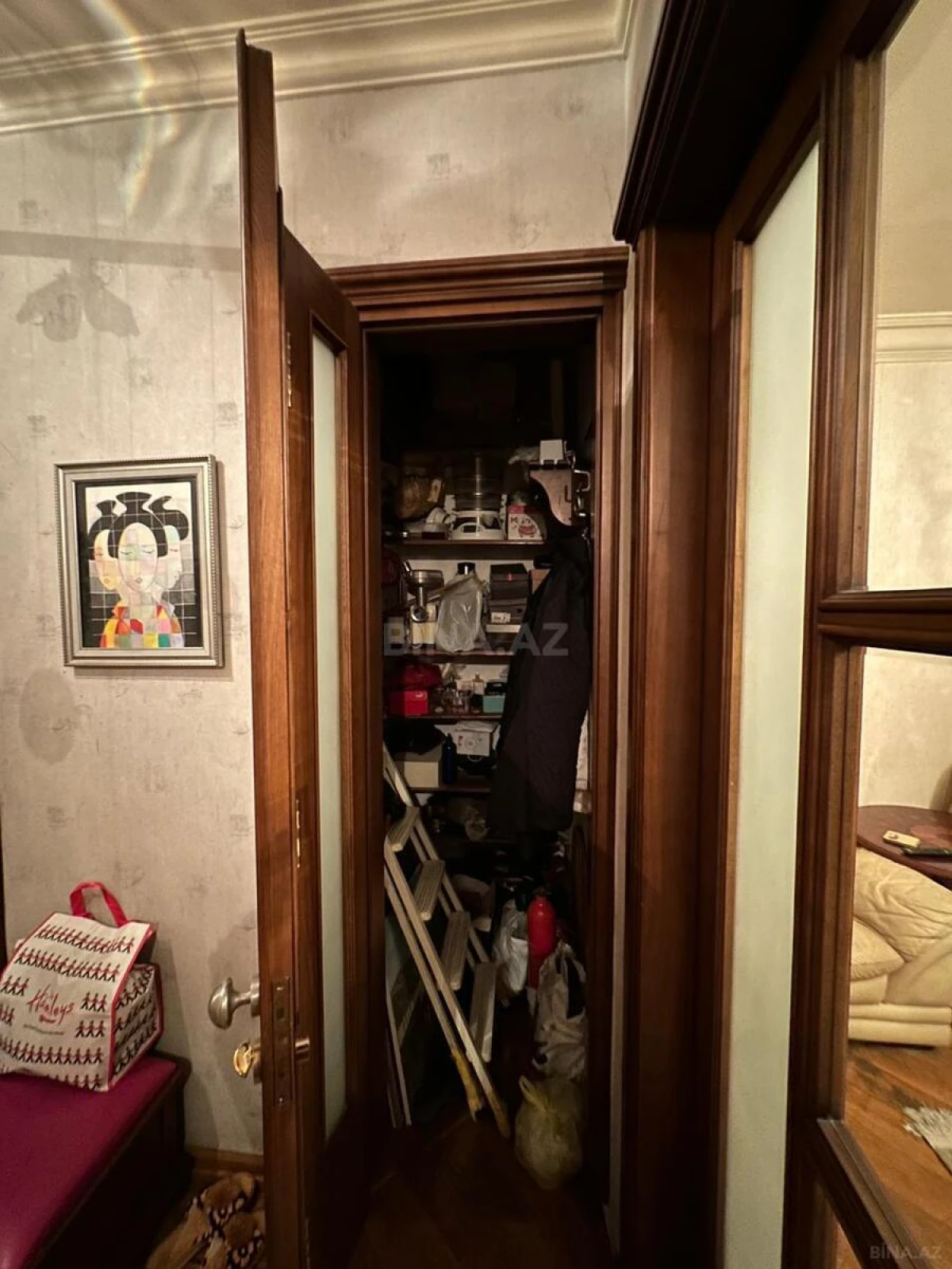 Satılır 4 otaqlı mənzil 160 m²