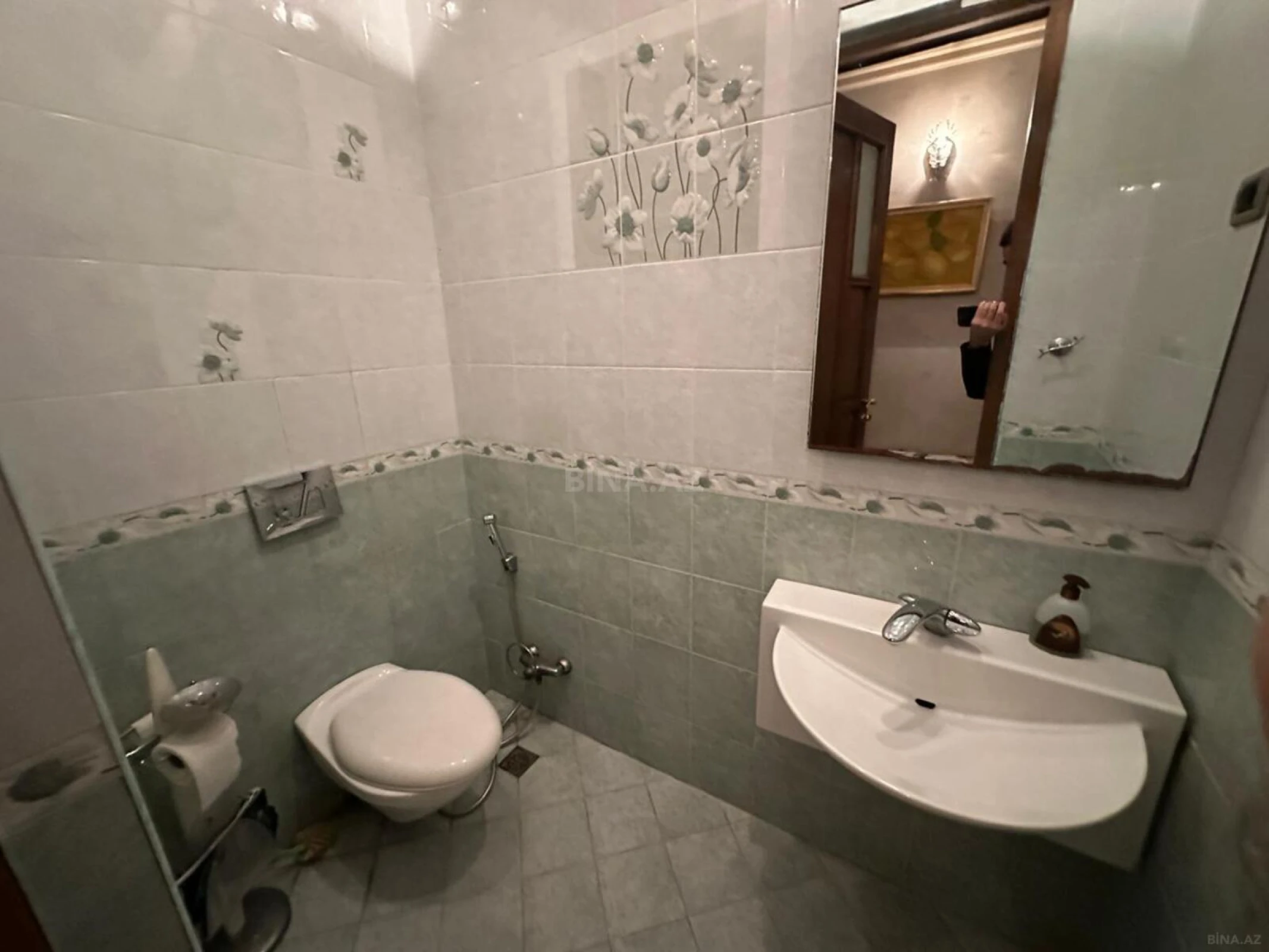 Satılır 4 otaqlı mənzil 160 m²