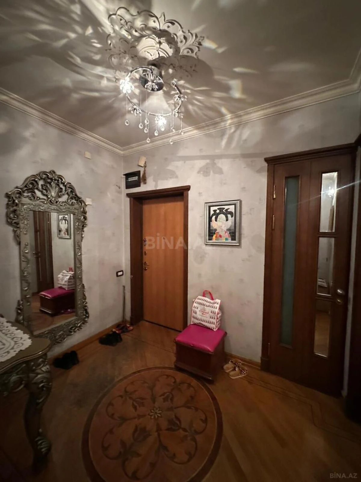 Satılır 4 otaqlı mənzil 160 m²