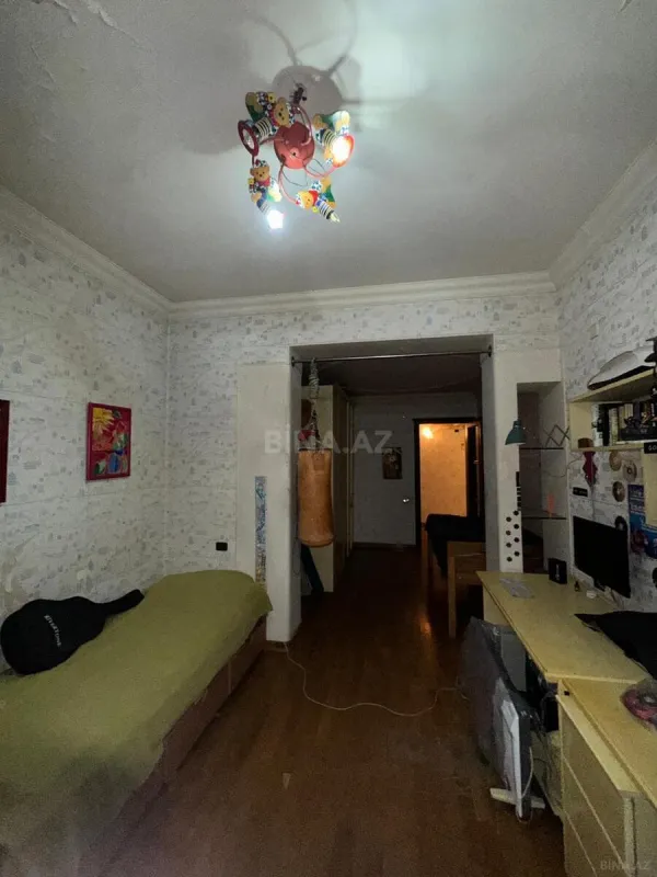 Satılır 4 otaqlı mənzil 160 m²
