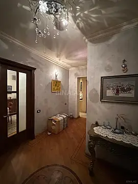 Satılır 4 otaqlı mənzil 160 m²