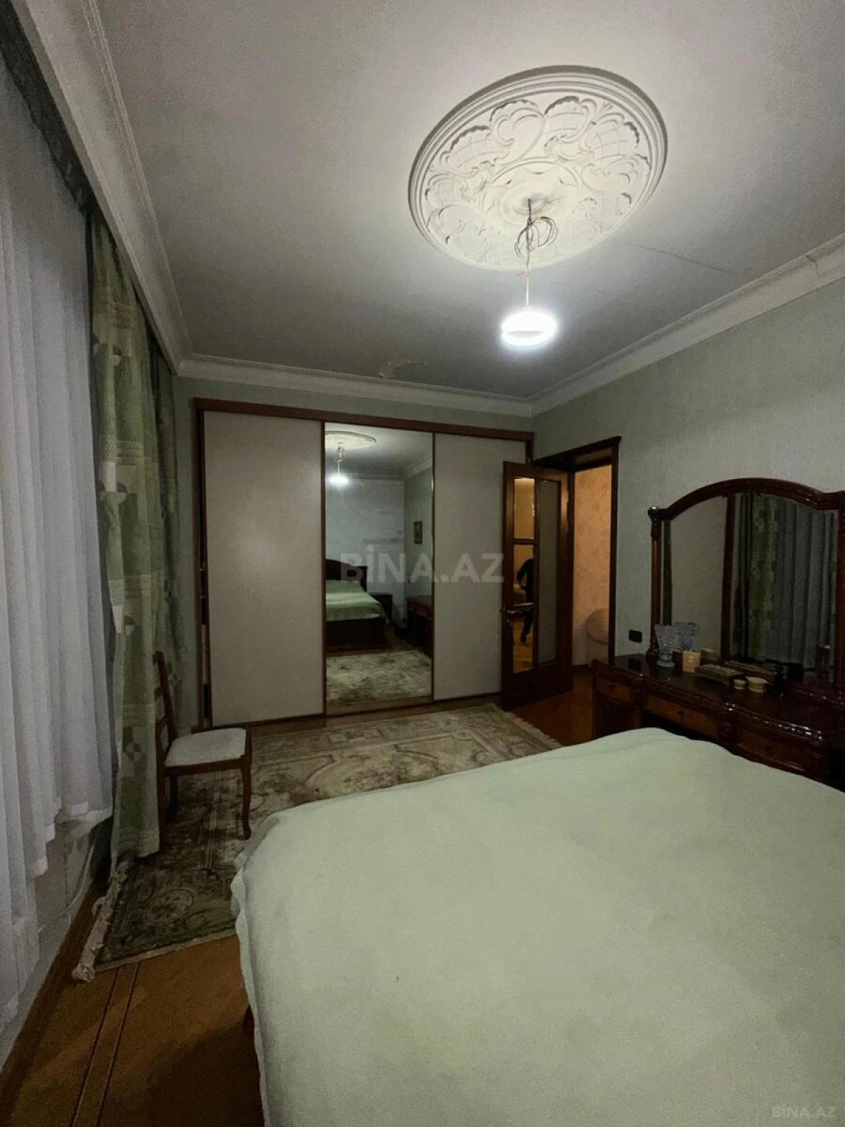 Satılır 4 otaqlı mənzil 160 m²