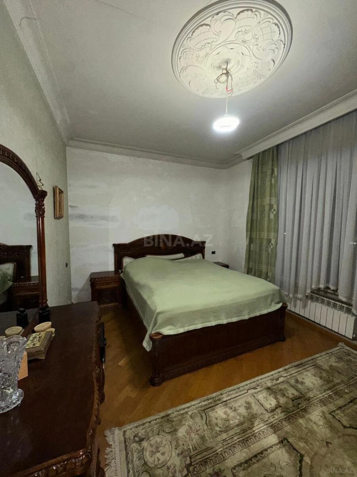 Satılır 4 otaqlı mənzil 160 m²