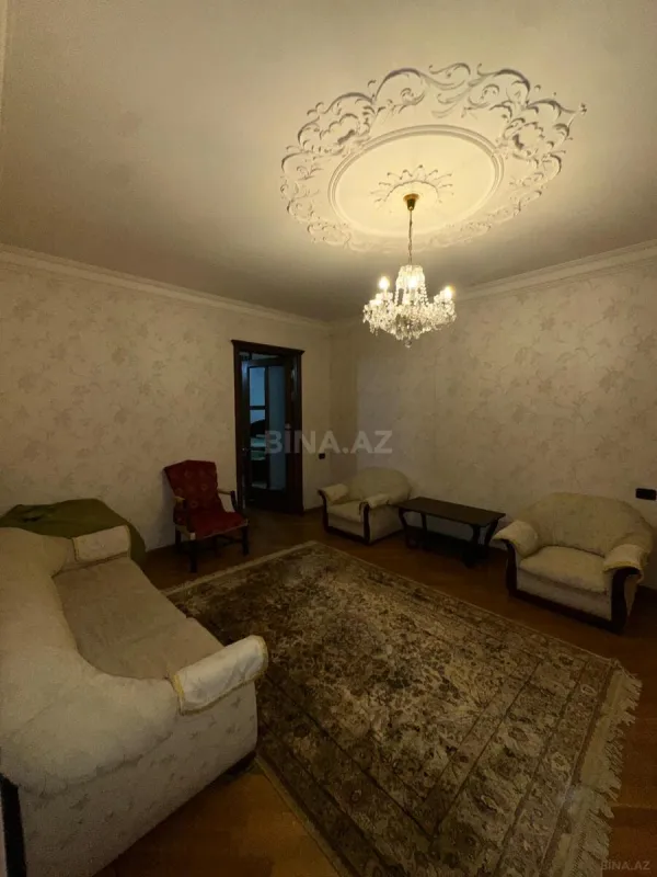 Satılır 4 otaqlı mənzil 160 m²