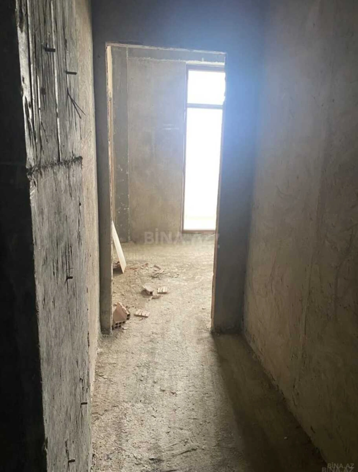 Satılır 4 otaqlı mənzil 175 m²