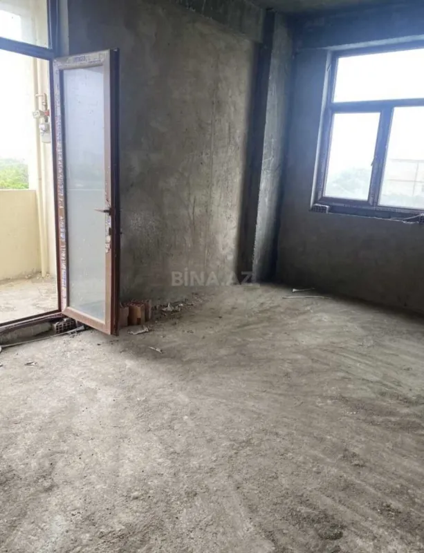 Satılır 4 otaqlı mənzil 175 m²