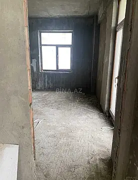 Satılır 4 otaqlı mənzil 175 m²