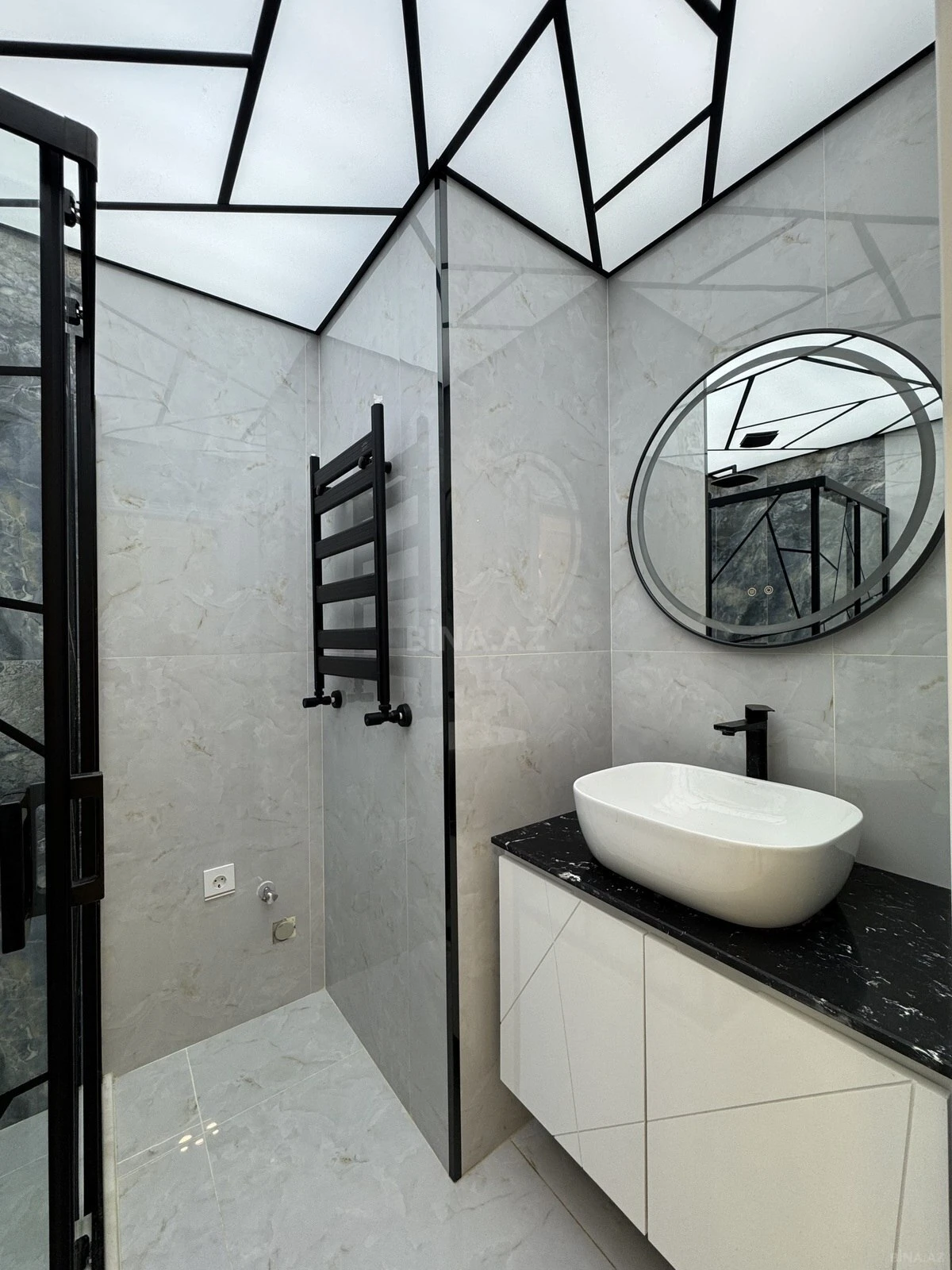 Satılır 2 otaqlı mənzil 75 m²