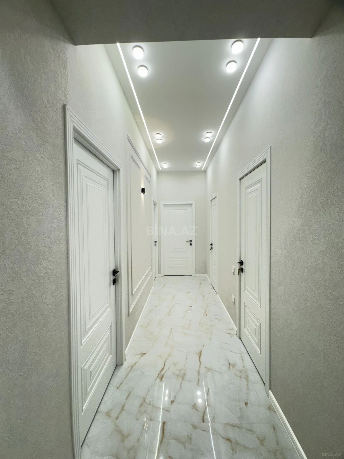 Satılır 2 otaqlı mənzil 75 m²