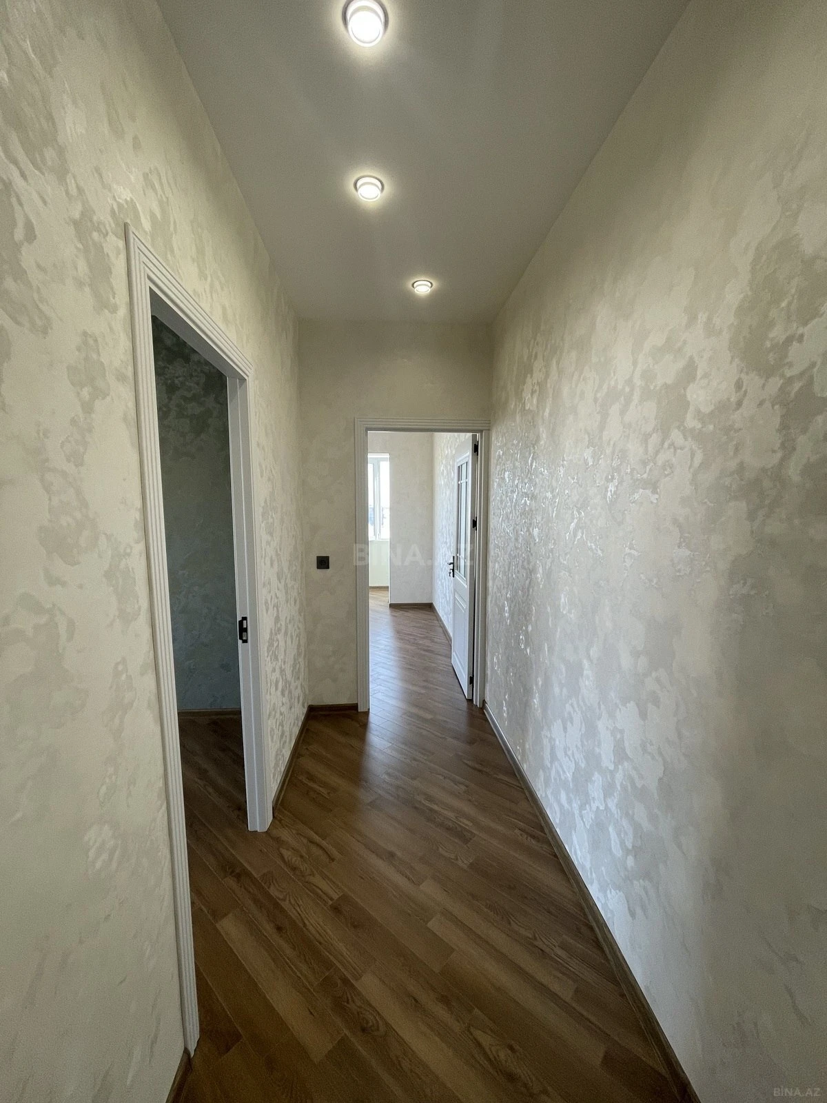 Satılır 2 otaqlı mənzil 70 m²