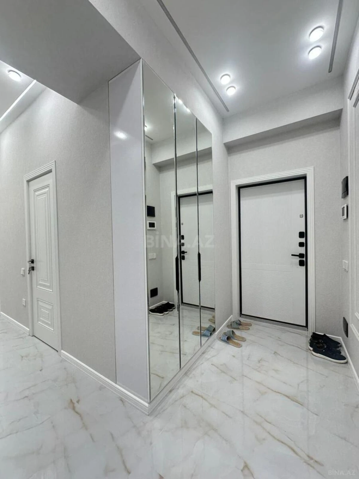 Satılır 2 otaqlı mənzil 75 m²