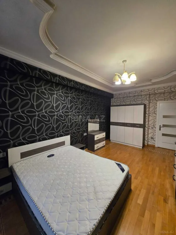 Satılır 3 otaqlı mənzil 124 m²