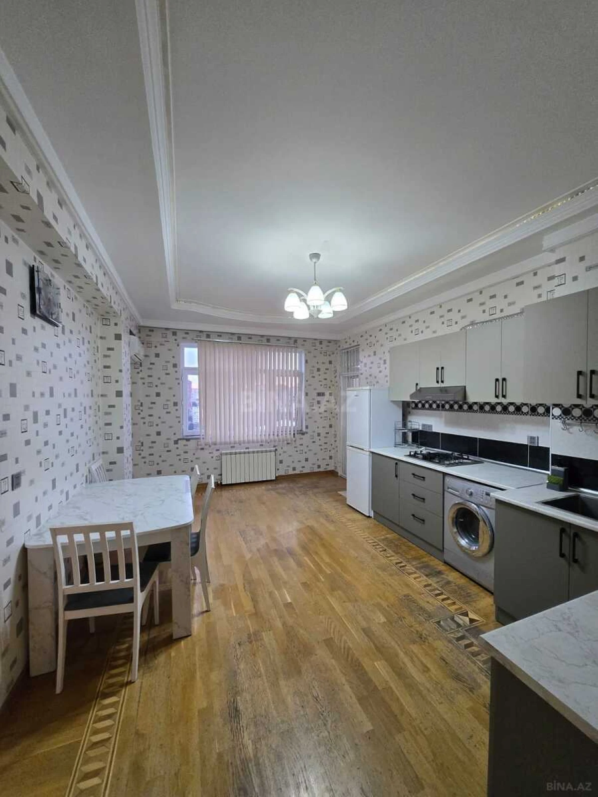 Satılır 3 otaqlı mənzil 124 m²