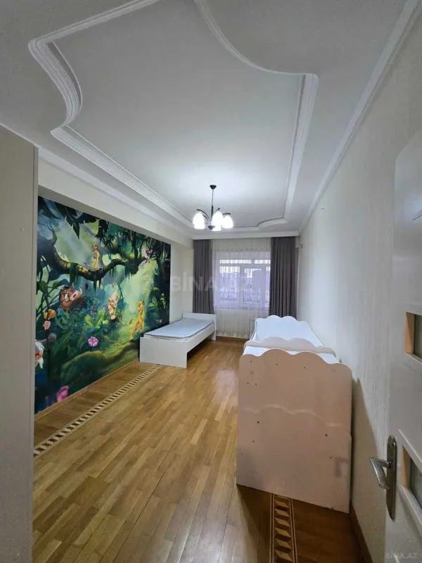 Satılır 3 otaqlı mənzil 124 m²