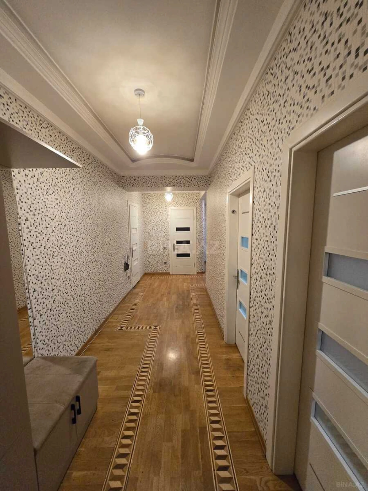 Satılır 3 otaqlı mənzil 124 m²