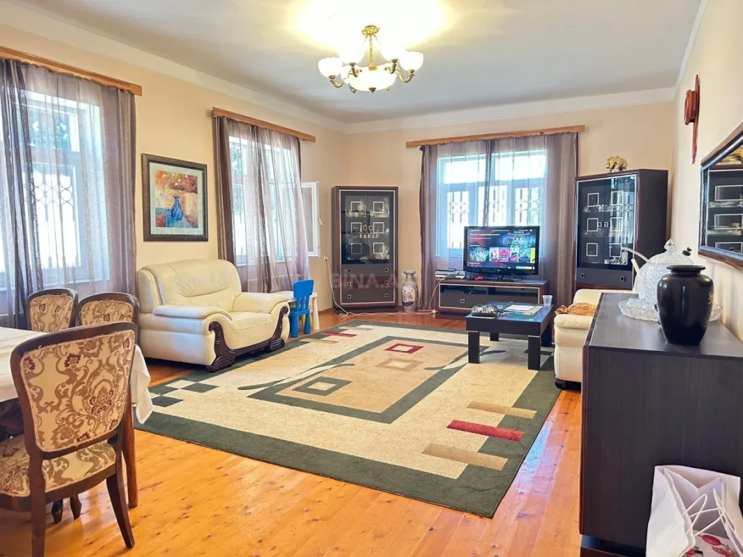 Satılır 5 otaqlı həyət evi 155 m²