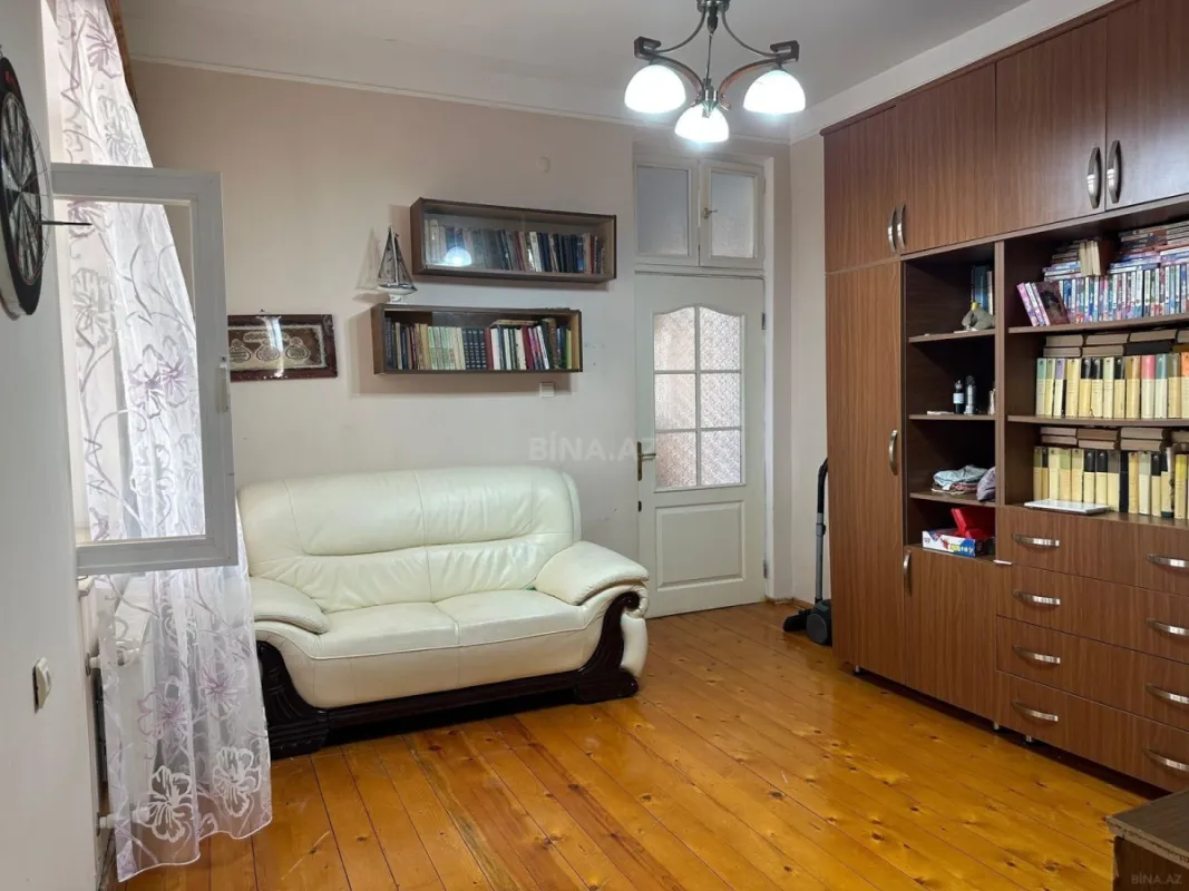 Satılır 5 otaqlı həyət evi 155 m²